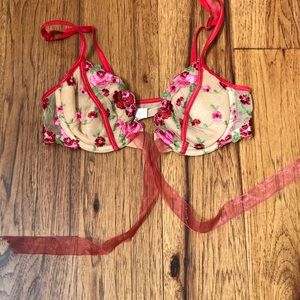 Victoria Secret red floral lace bra☀️